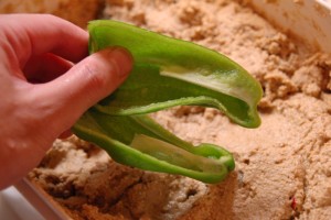 ピーマンをぬか床に入れる