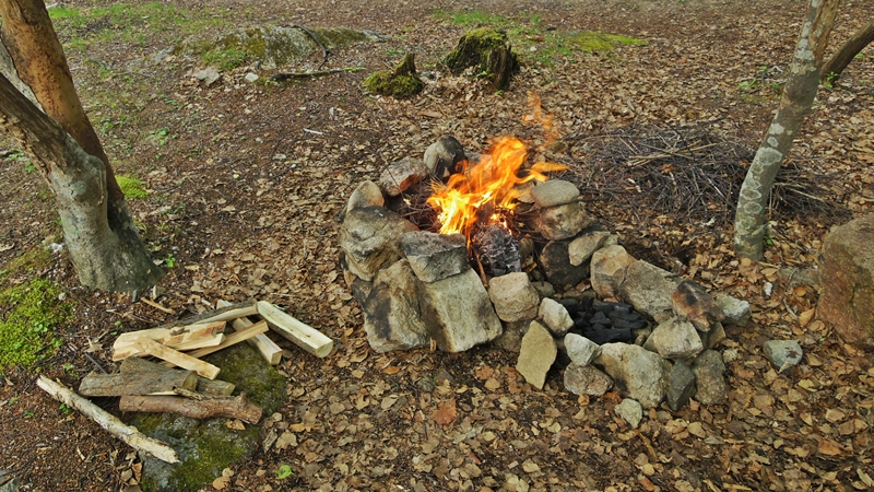 キーホール型の焚火