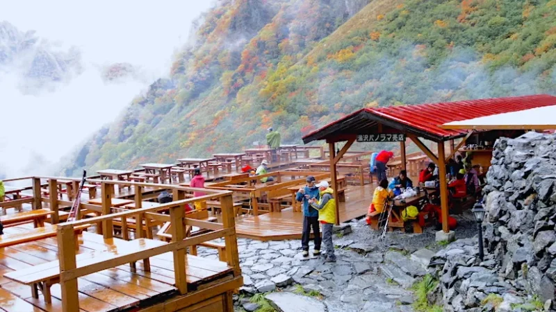 午前８時の涸沢ヒュッテ